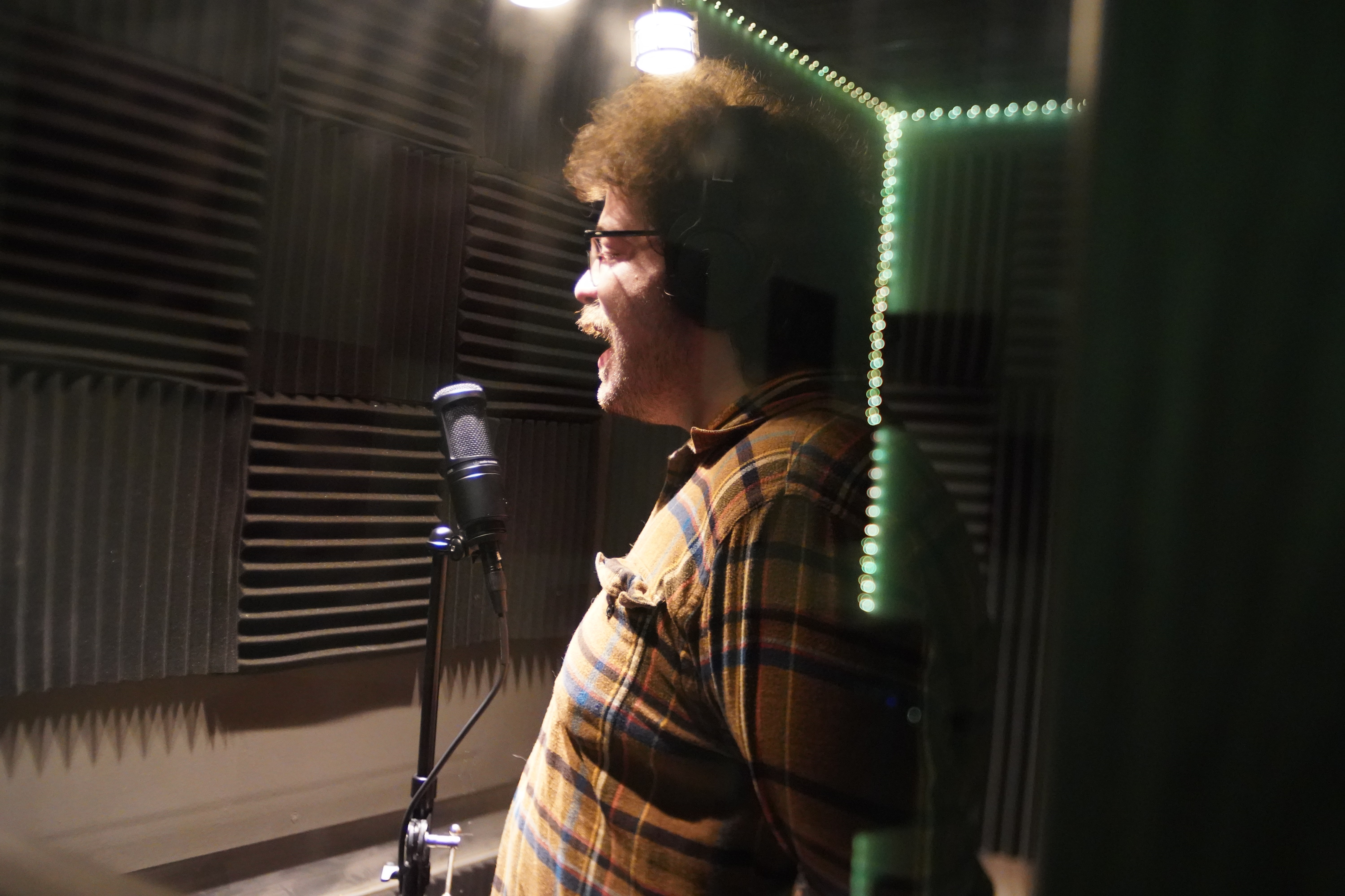 Neil in Booth 01.JPG